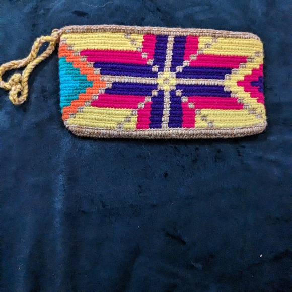 Colombian wristlet purse - Picture 1 of 2